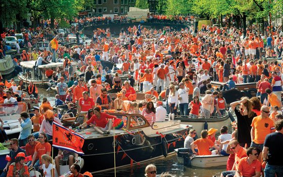 28892_fullimage_Koninginnedag_Amsterdam_1_560x350