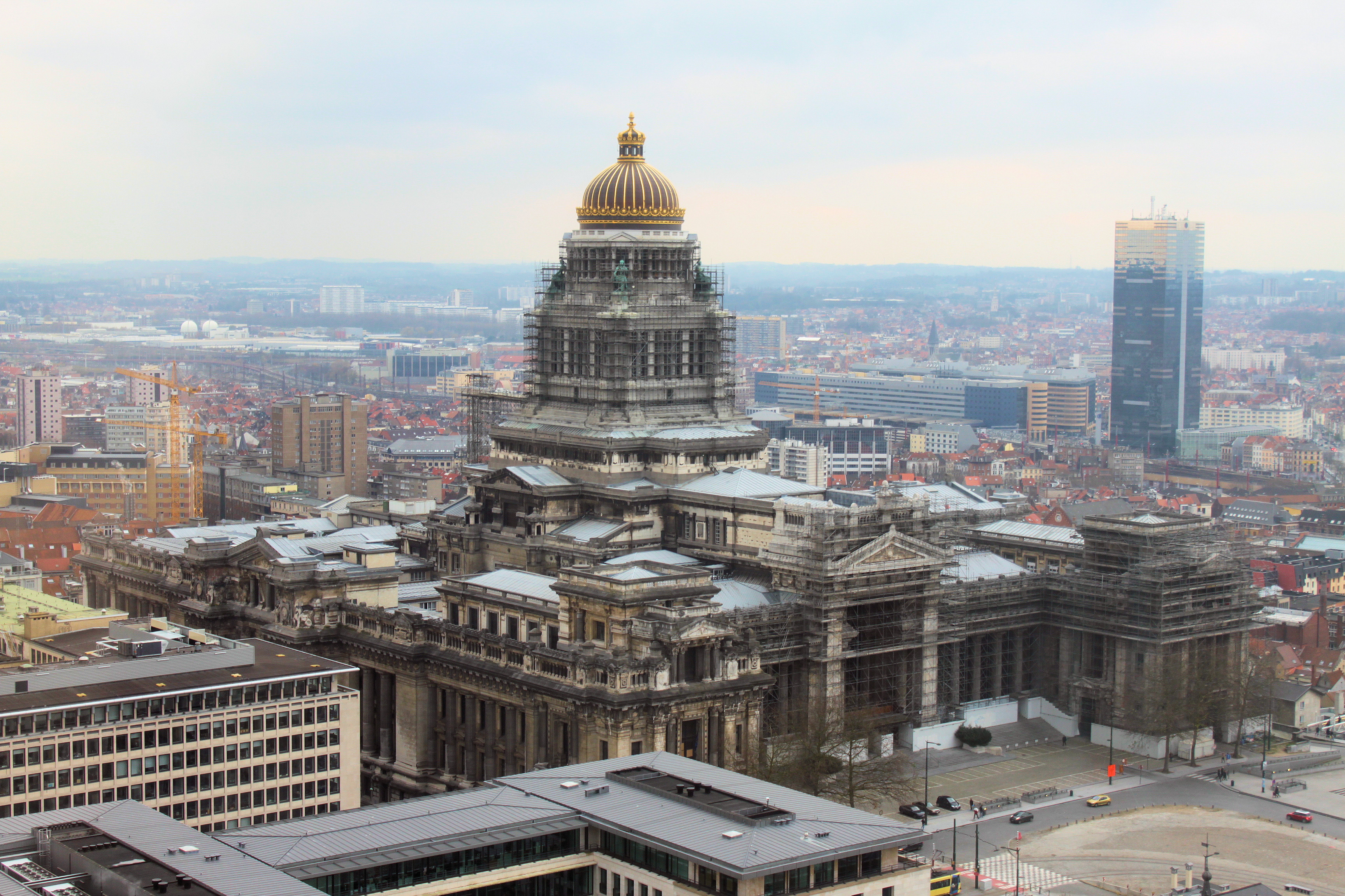 Palais_de_Justice_from_Hilton